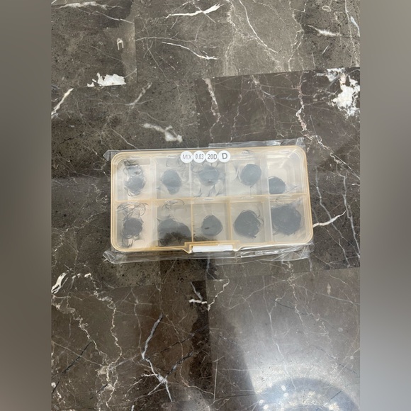 New! Unused! Lash Extensions 20D 1000 Fans Handmade Pinching Fans Mix Lengths 9- - Picture 10 of 11